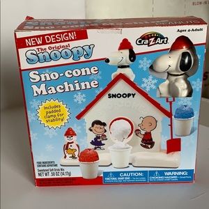 Snoopy snow cone maker